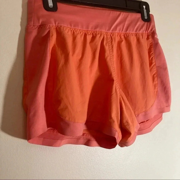 Athleta coral  shorts - Picture 4 of 6